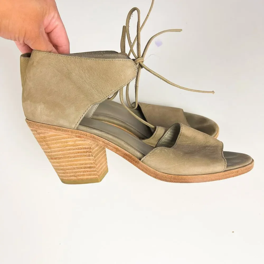 Eileen Fisher Ann Ankle Tie Leather Chunky 3” Heel Sandals Gray Beige - 7.5
